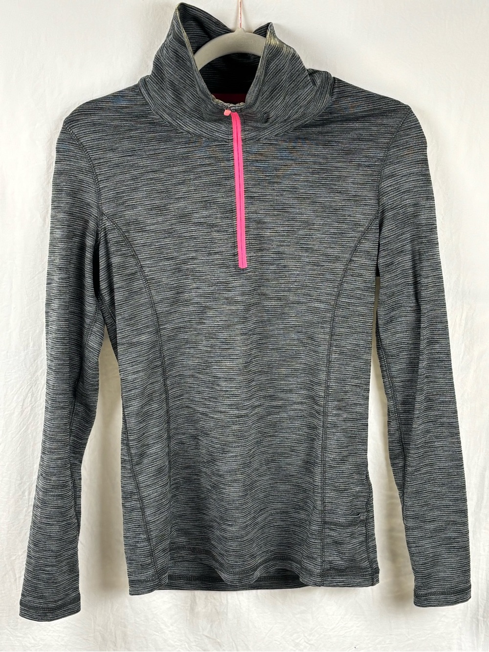 Nike Golf DriFit women Small Gray Heather Long Sleeve Quarter-Zip Top Pink Zip